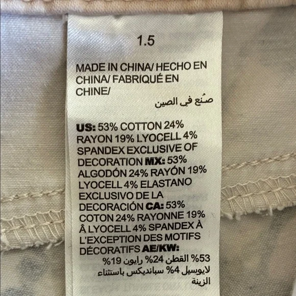 CHICO'S Floral Print Jeans, 1.5 (US 10). - Picture 10 of 17